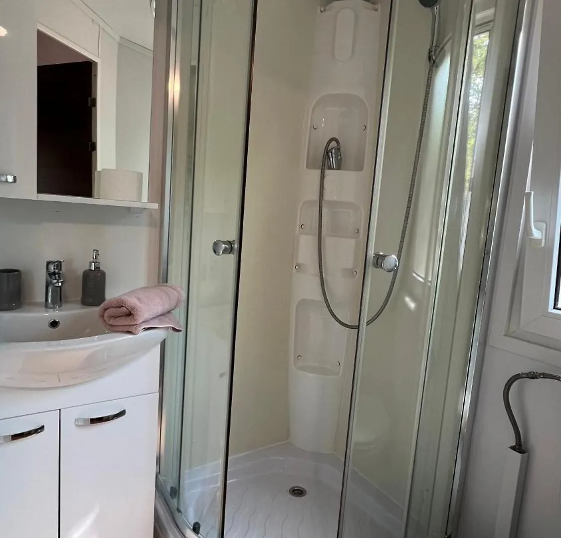 Kompleks wypoczynkowy Zelena Laguna Mobile Homes Mugeba