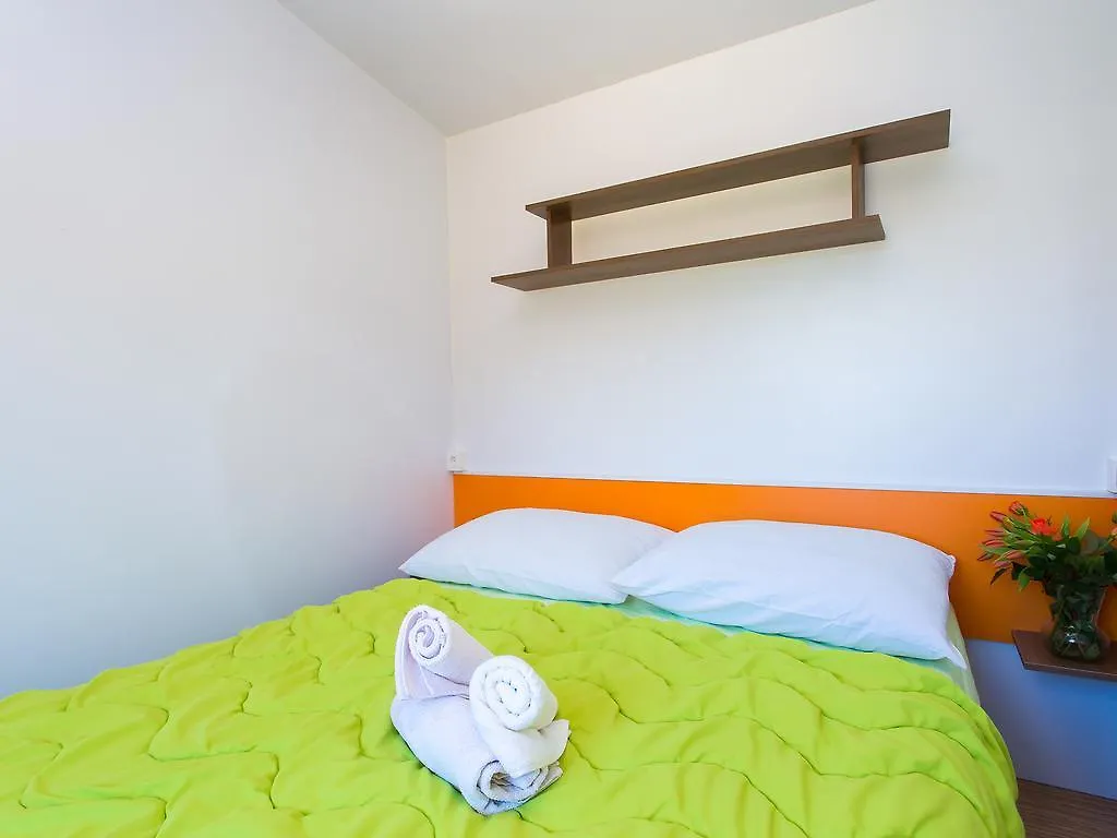 Kompleks wypoczynkowy Zelena Laguna Mobile Homes Mugeba