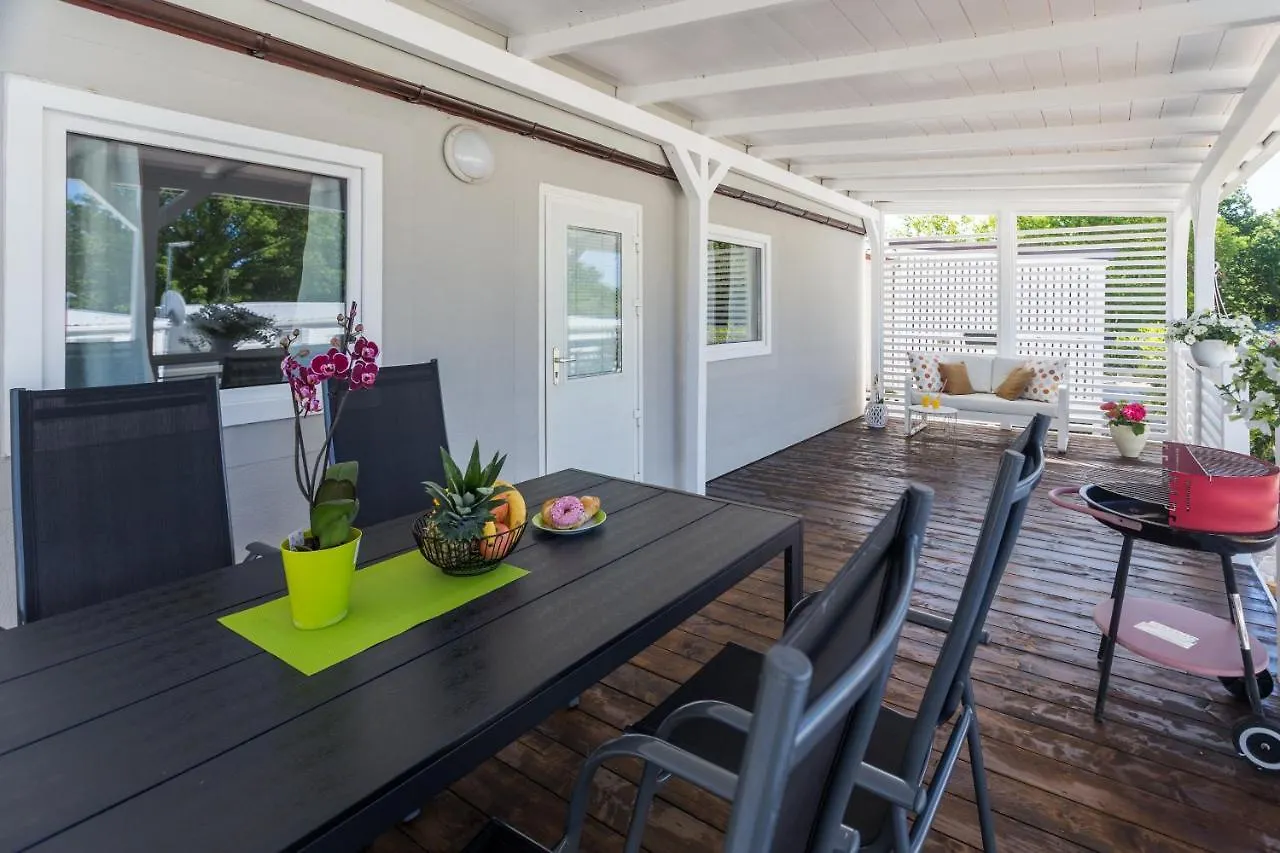 Zelena Laguna Mobile Homes Mugeba 4*,